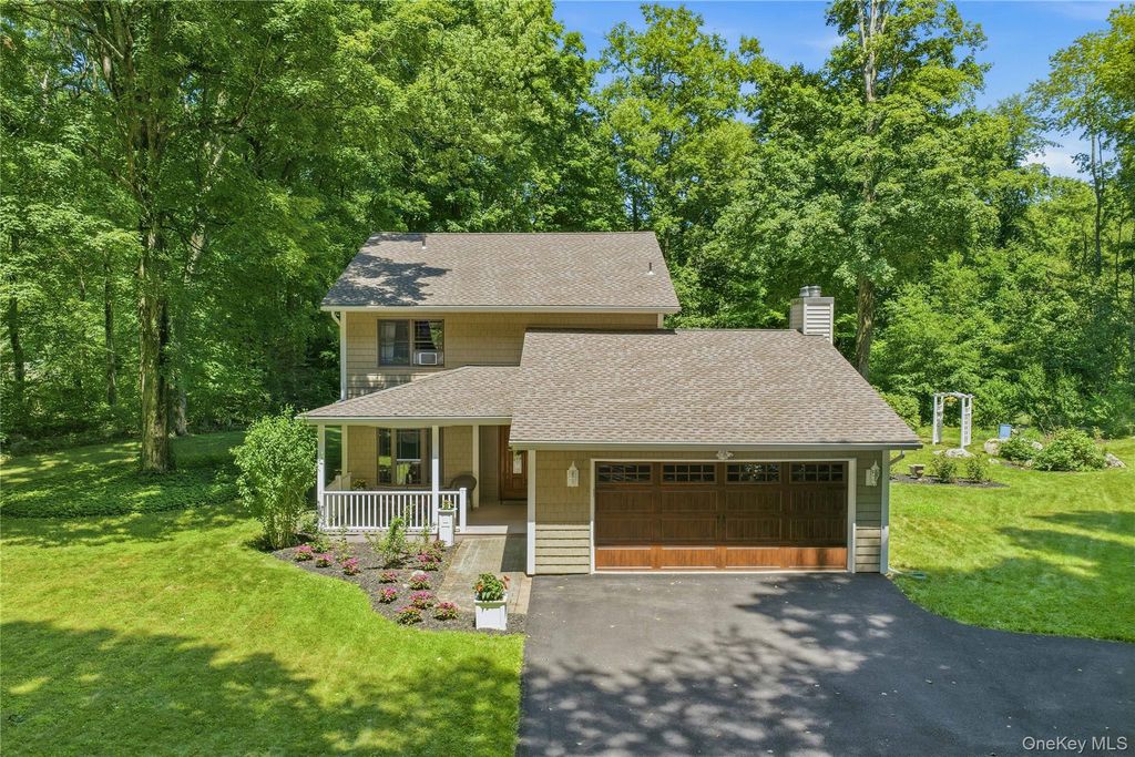 43 Nathan Hale Drive, Stormville, NY 12582