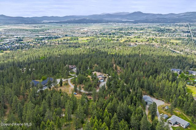 14760 W Aloysius Dr, Post Falls, ID 83854
