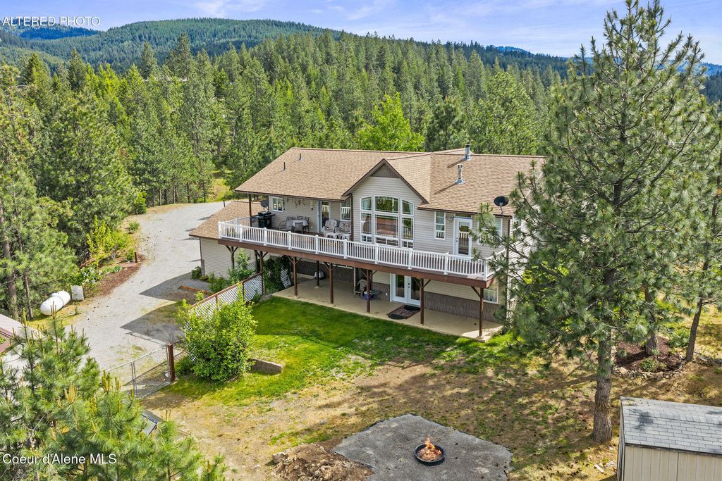 14760 W Aloysius Dr, Post Falls, ID 83854