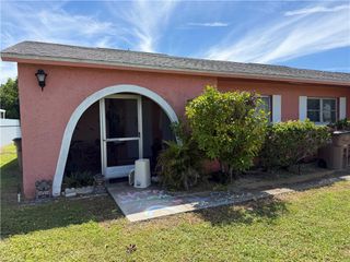 704 SE 46th LN A, Cape Coral, FL 33904