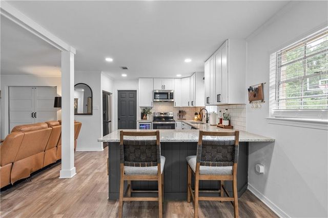 2016 Marian Drive, Mobile, AL 36695