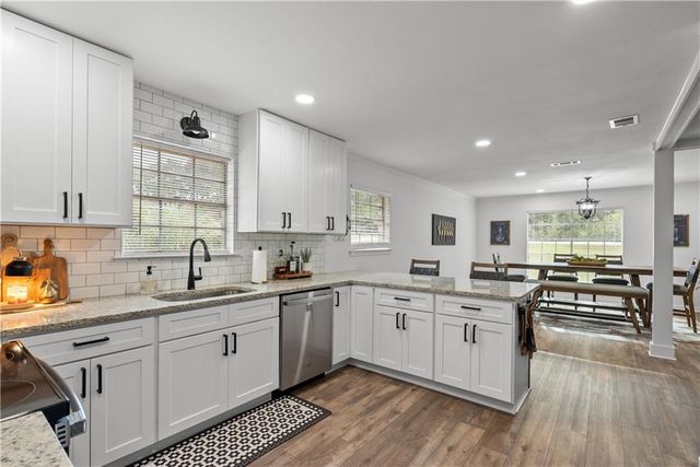 2016 Marian Drive, Mobile, AL 36695