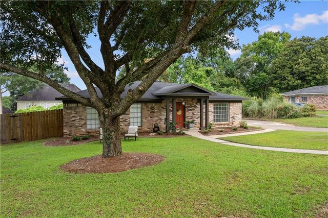 2016 Marian Drive, Mobile, AL 36695