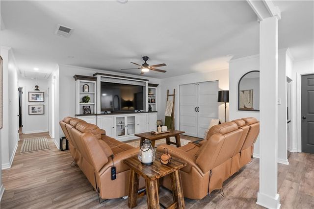 2016 Marian Drive, Mobile, AL 36695