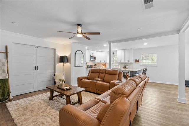 2016 Marian Drive, Mobile, AL 36695