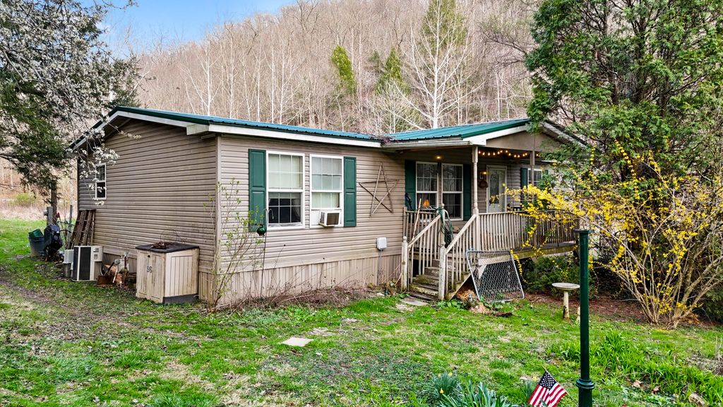 1450 Lower Cane Creek Road, Stanton, KY 40380