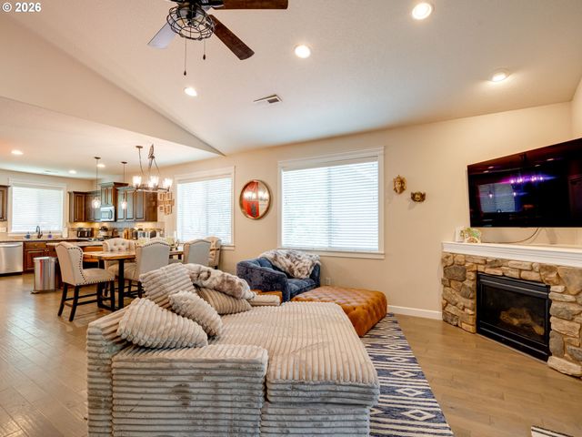 2626 Ne HAWTHORNE Cir, Vancouver, WA 98663