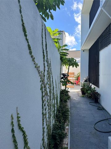 205 LAS FLORES STREET, San Juan, PR 00912