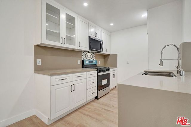 9005 Cynthia Street 412, West Hollywood, CA 90069