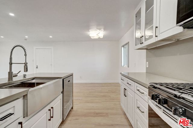 9005 Cynthia Street 412, West Hollywood, CA 90069