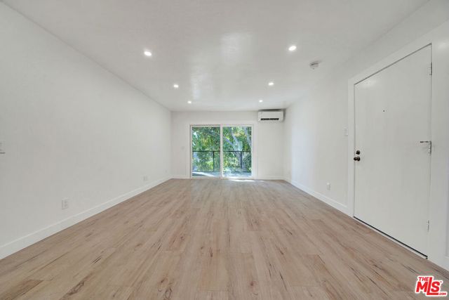 9005 Cynthia Street 412, West Hollywood, CA 90069