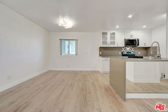 9005 Cynthia Street 412, West Hollywood, CA 90069