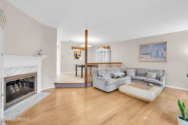 565 Woodbine Lane, Lakewood, NJ 08701