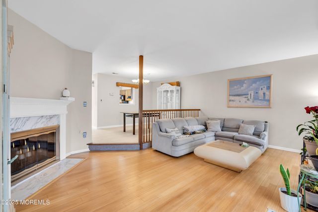 565 Woodbine Lane, Lakewood, NJ 08701