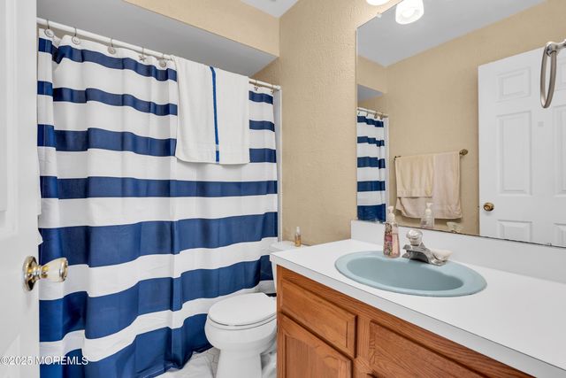 565 Woodbine Lane, Lakewood, NJ 08701