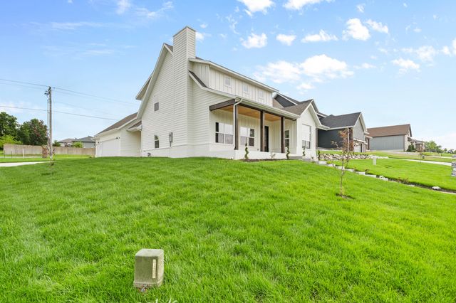 2033 E Will Street, Republic, MO 65738