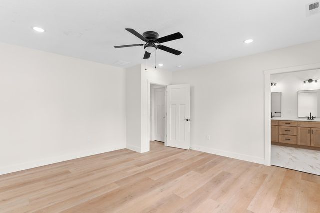 2033 E Will Street, Republic, MO 65738