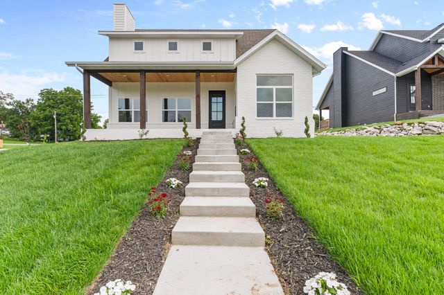 2033 E Will Street, Republic, MO 65738
