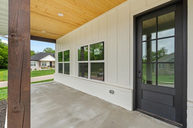 2033 E Will Street, Republic, MO 65738