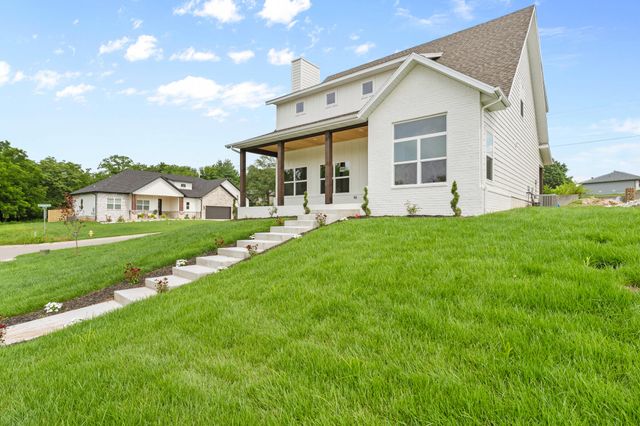 2033 E Will Street, Republic, MO 65738