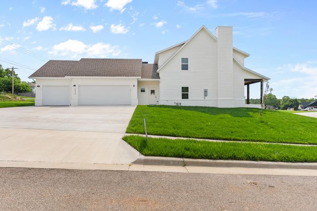 2033 E Will Street, Republic, MO 65738