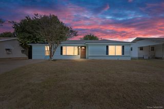 2424 S 26th Street, Waco, TX 76706