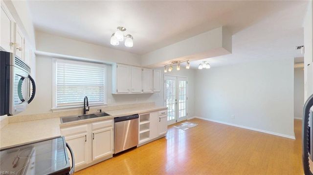 3332 Andrews DR, Chesapeake, VA 23323