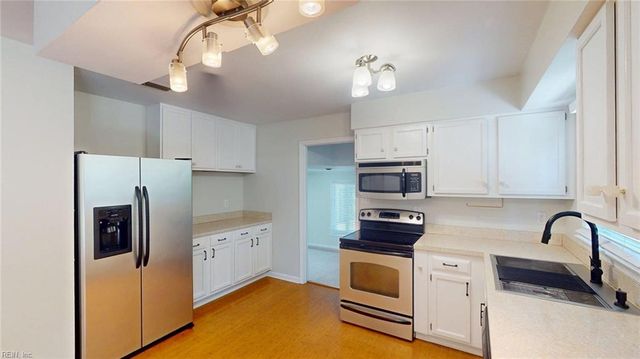 3332 Andrews DR, Chesapeake, VA 23323