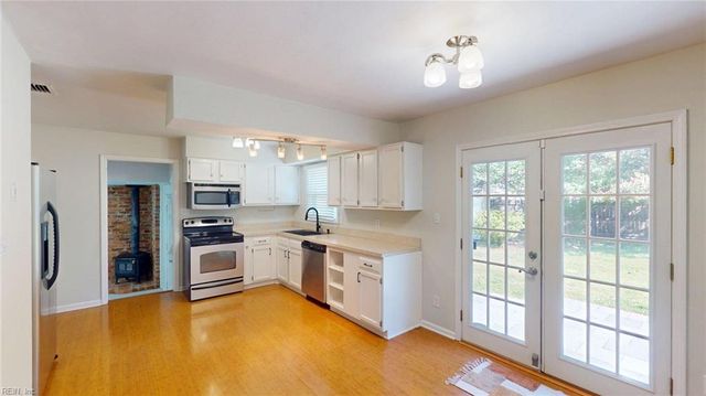 3332 Andrews DR, Chesapeake, VA 23323