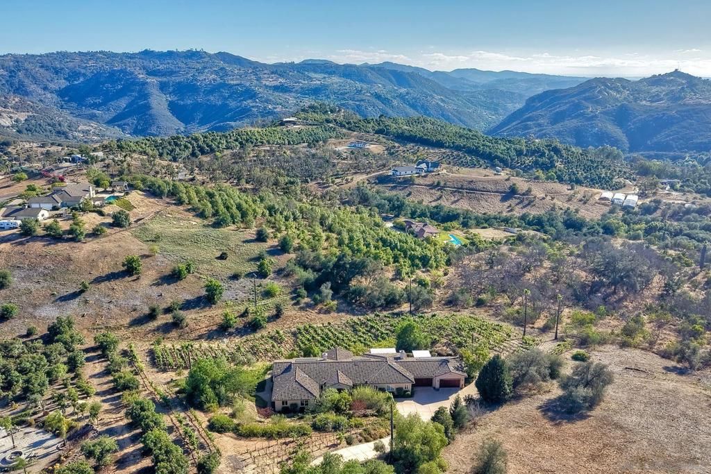 30388 Castlecrest, Valley Center, CA 92082 — exterior
