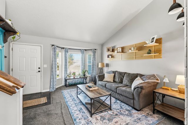 964 N 575 W, Clinton, UT 84015
