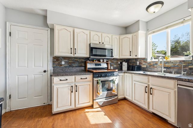 964 N 575 W, Clinton, UT 84015