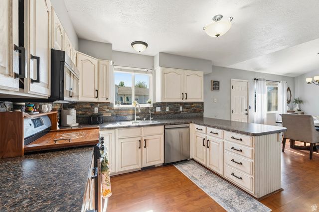964 N 575 W, Clinton, UT 84015