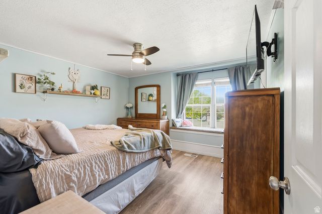 964 N 575 W, Clinton, UT 84015
