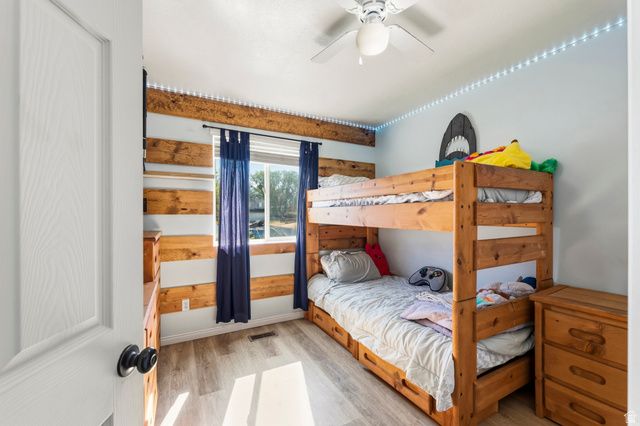 964 N 575 W, Clinton, UT 84015