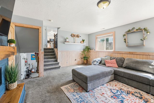 964 N 575 W, Clinton, UT 84015