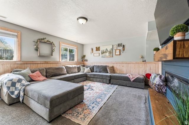 964 N 575 W, Clinton, UT 84015