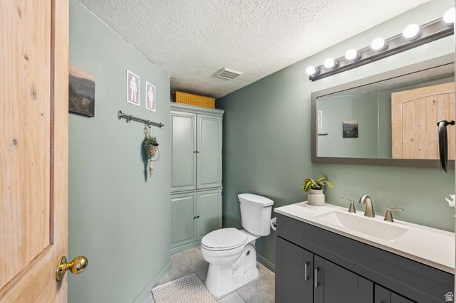 964 N 575 W, Clinton, UT 84015