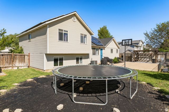 964 N 575 W, Clinton, UT 84015