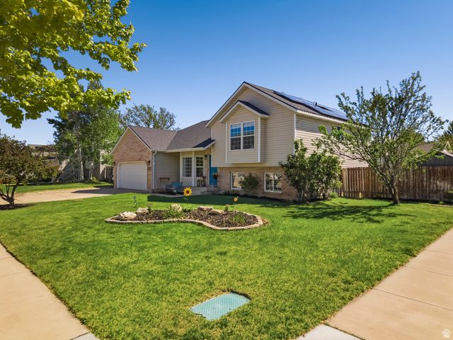 964 N 575 W, Clinton, UT 84015
