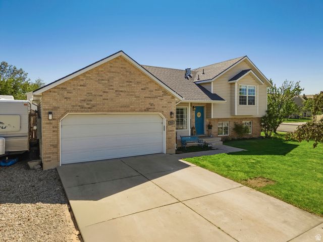 964 N 575 W, Clinton, UT 84015