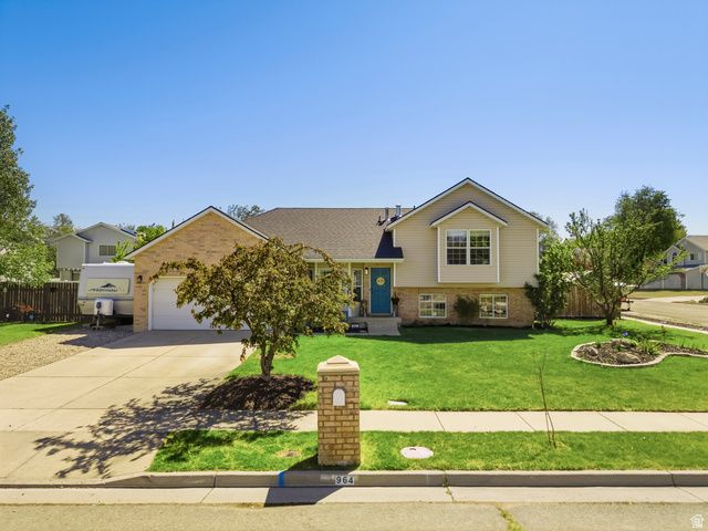 964 N 575 W, Clinton, UT 84015