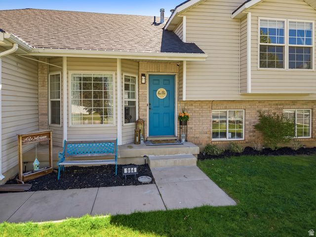 964 N 575 W, Clinton, UT 84015