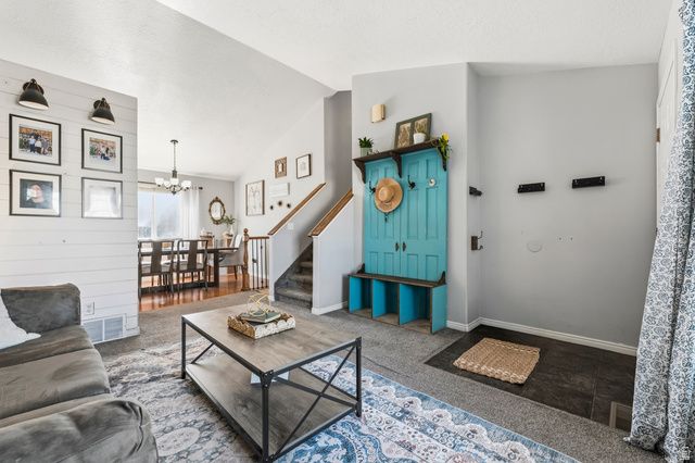 964 N 575 W, Clinton, UT 84015