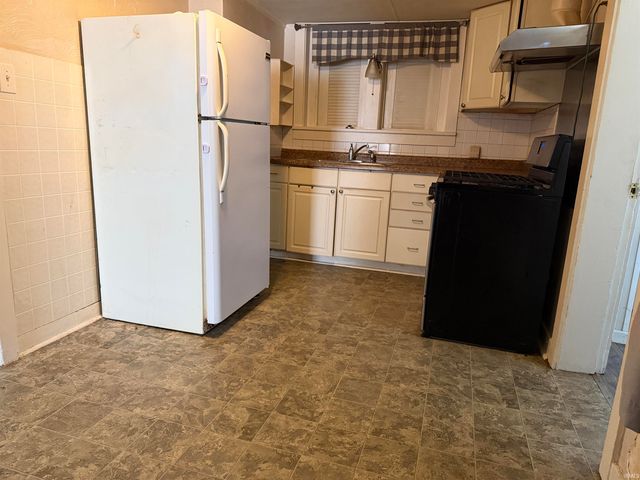 1521 E Lincolnway Way, Mishawaka, IN 46544