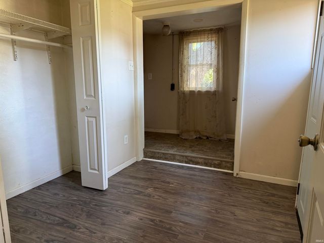 1521 E Lincolnway Way, Mishawaka, IN 46544