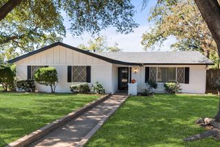 1812 Hilltop Lane, Pantego, TX 76013