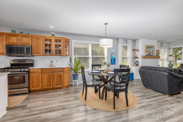 7121 Hass Drive NE, Comstock Park, MI 49321