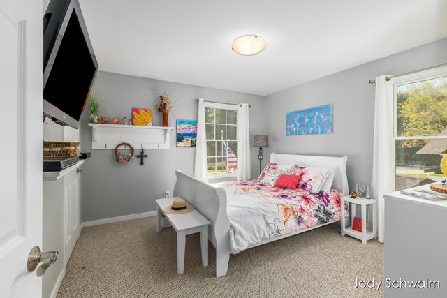 7121 Hass Drive NE, Comstock Park, MI 49321