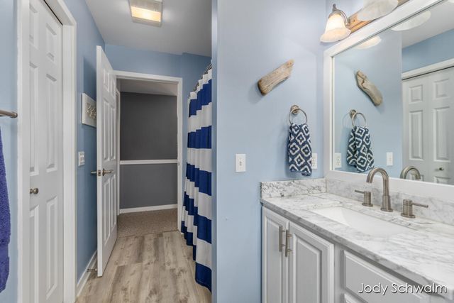 7121 Hass Drive NE, Comstock Park, MI 49321